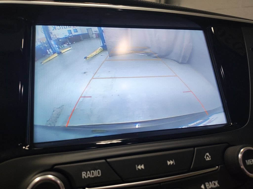 Used 2020 Buick Envision Essence w/ Experience Buick Package FWD image 30