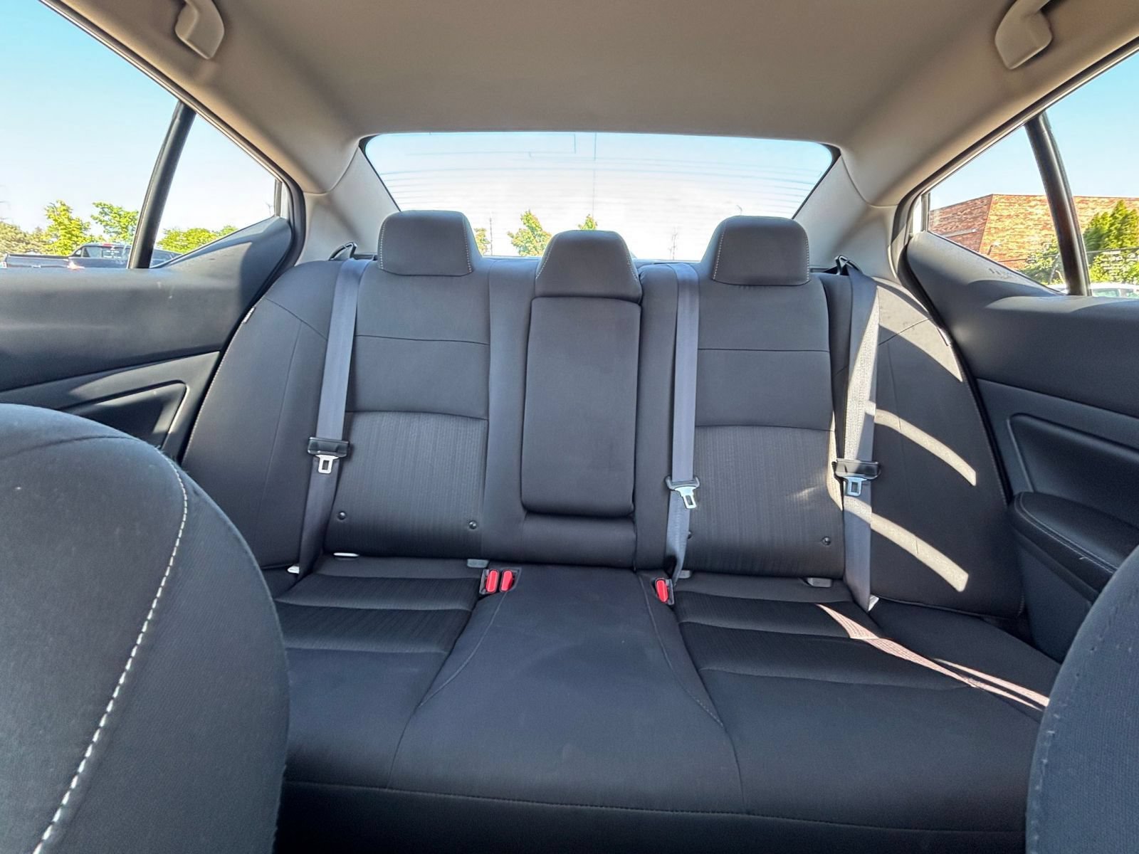 Used 2025 Nissan Altima 2.5 SV FWD image 31