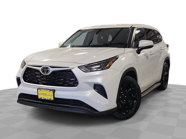 Used 2022 Toyota Highlander L FWD image 1