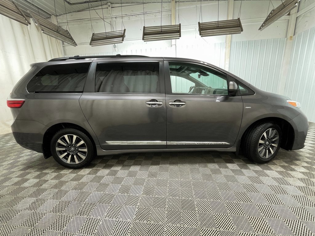 Used 2019 Toyota Sienna XLE image 23