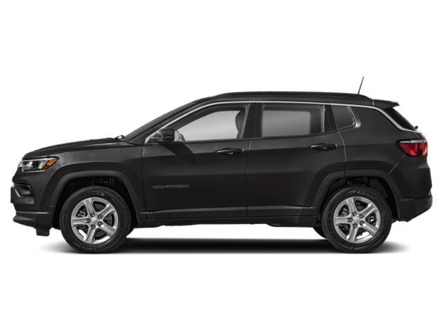 Certified 2024 Jeep Compass Latitude w/ Sun and Sound Group AWD/4WD image 2