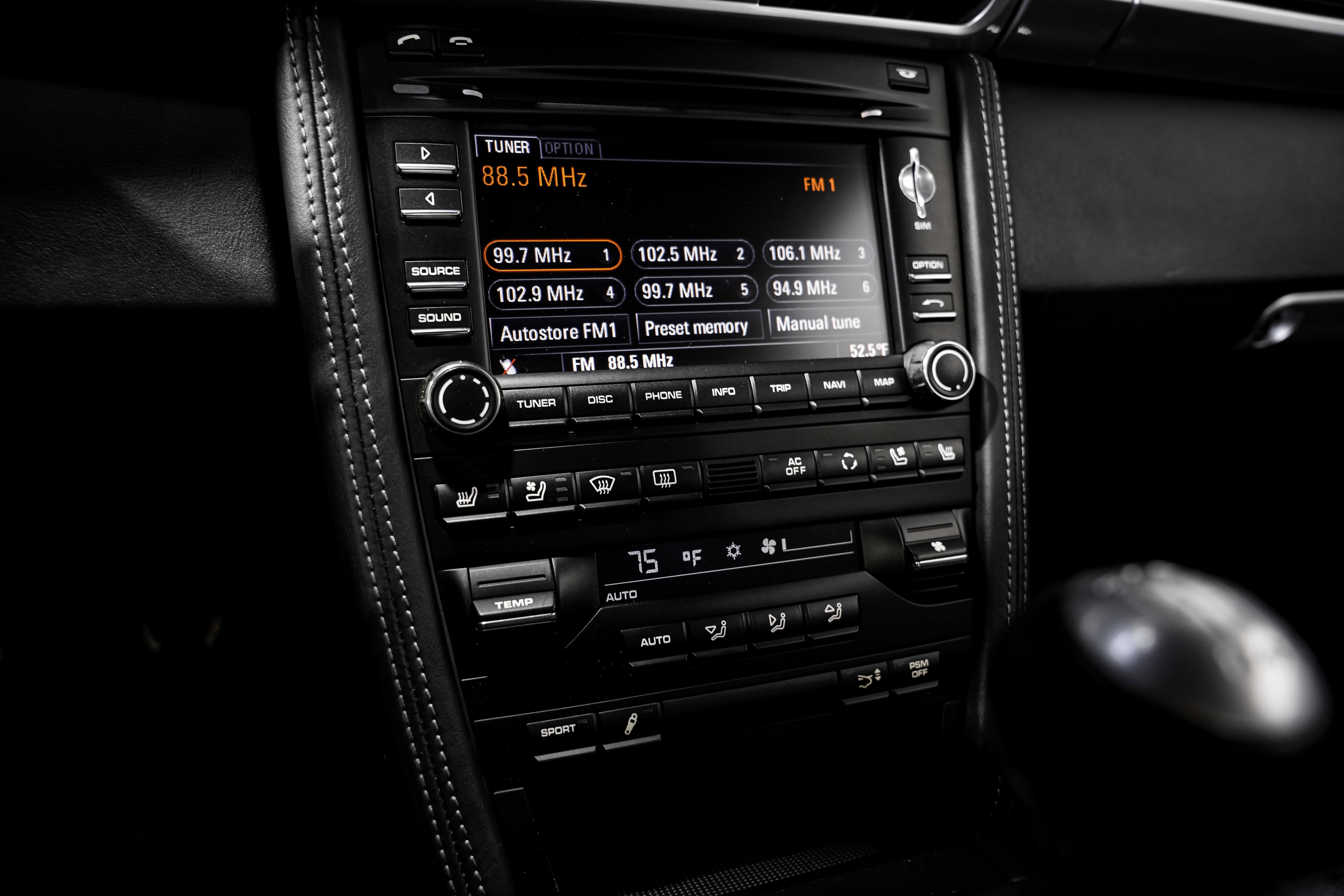 Used 2010 Porsche 911 Carrera 4S image 15