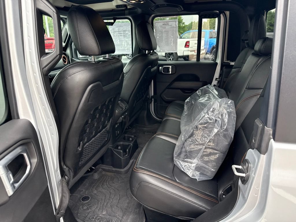 Used 2023 Jeep Gladiator Mojave w/ LED Lighting Group AWD/4WD image 14