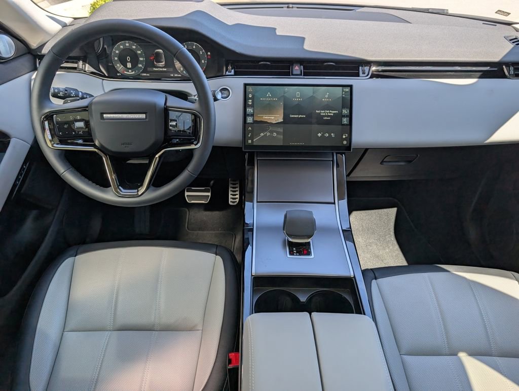 Certified 2025 Land Rover Range Rover Evoque Dynamic SE image 11