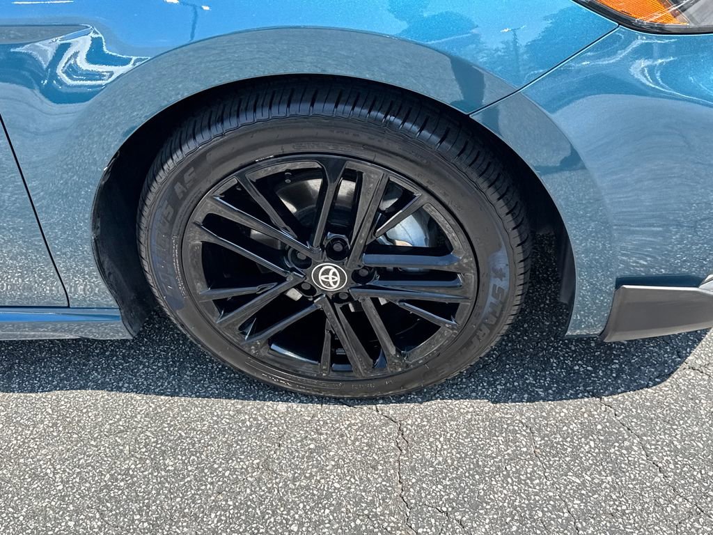 Used 2025 Toyota Camry SE image 12