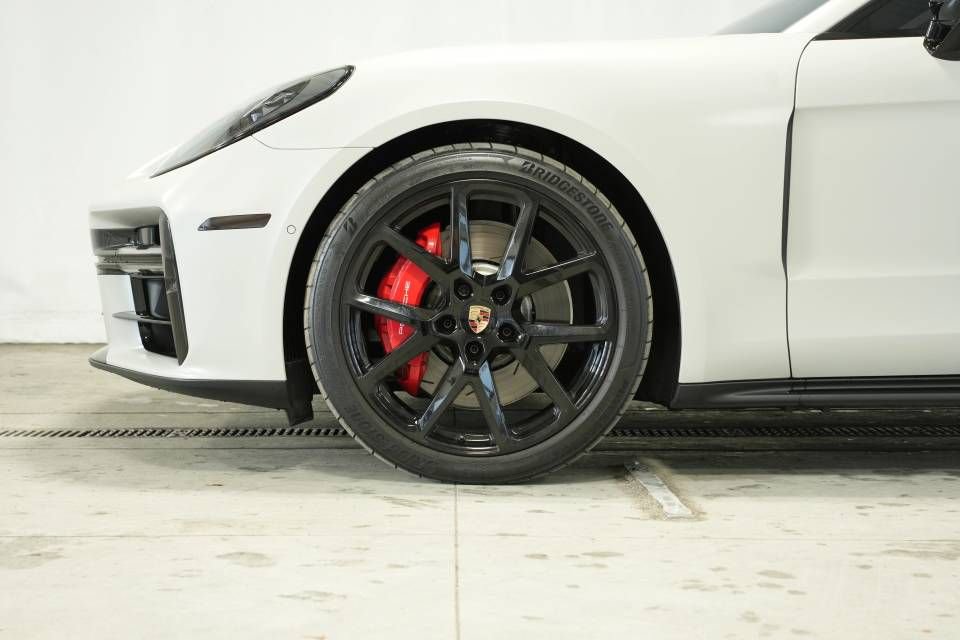 Certified 2025 Porsche Panamera GTS image 43
