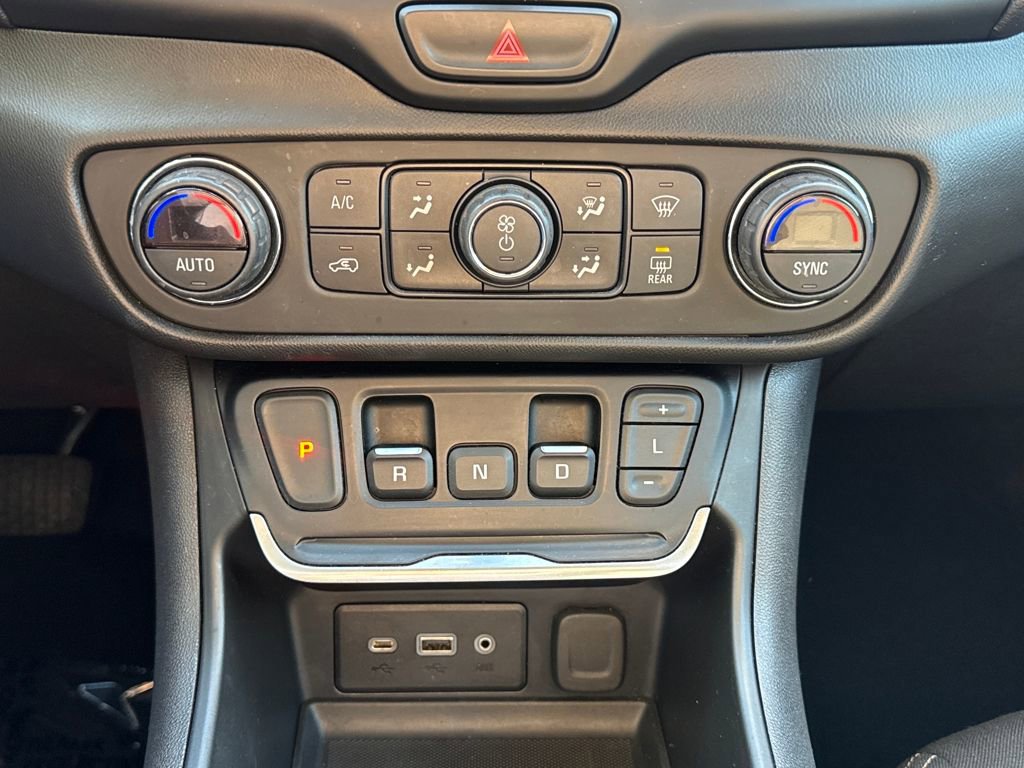 Used 2020 GMC Terrain SLE w/ Driver Convenience Package AWD/4WD image 22