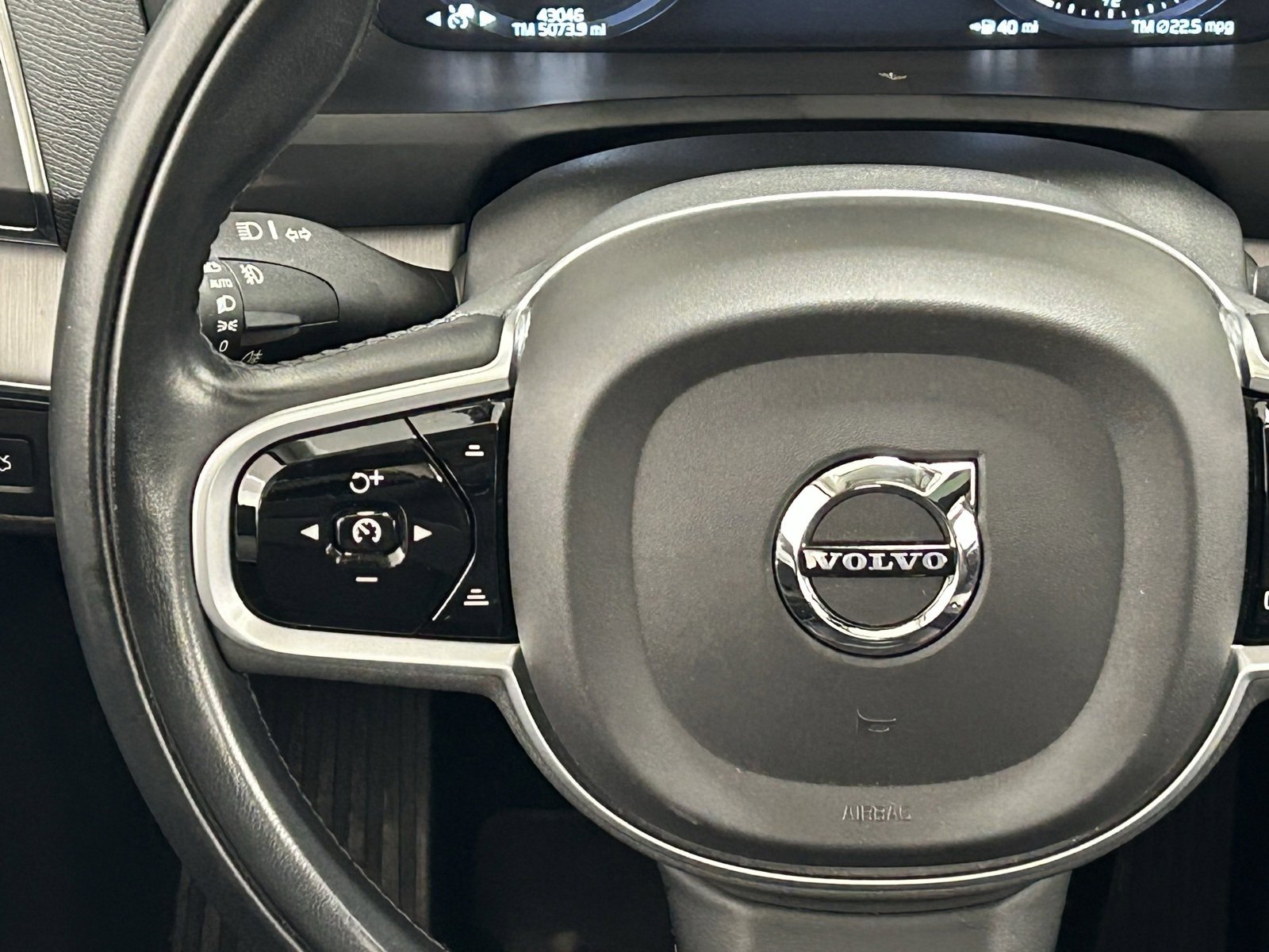 Used 2021 Volvo XC90 T5 Momentum w/ Climate Package image 11