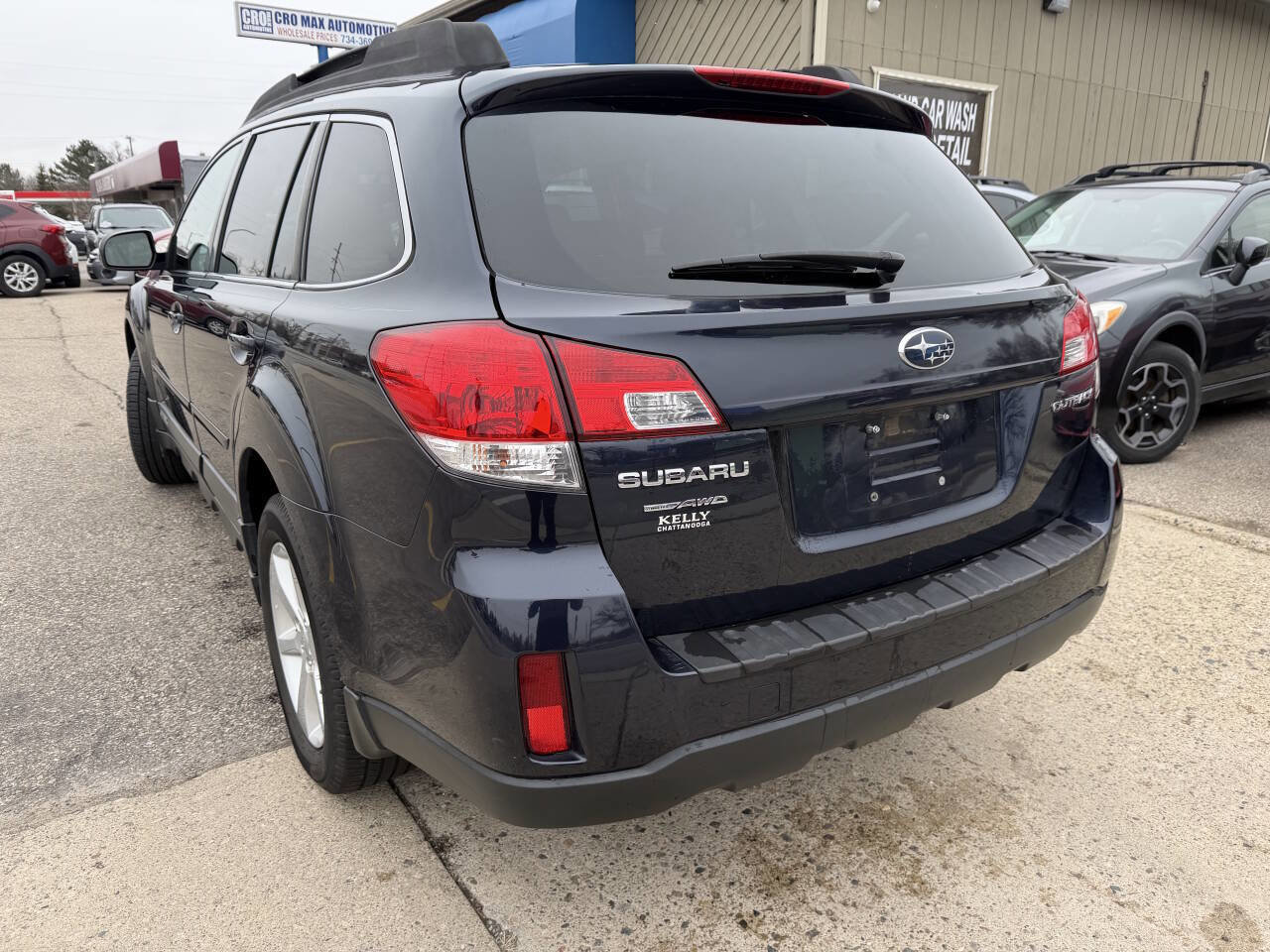 Used 2013 Subaru Outback 2.5i Premium AWD/4WD image 11