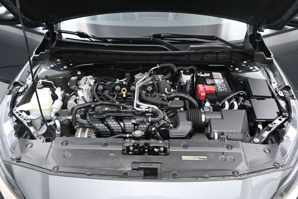 Used 2025 Nissan Altima 2.5 SR FWD image 15