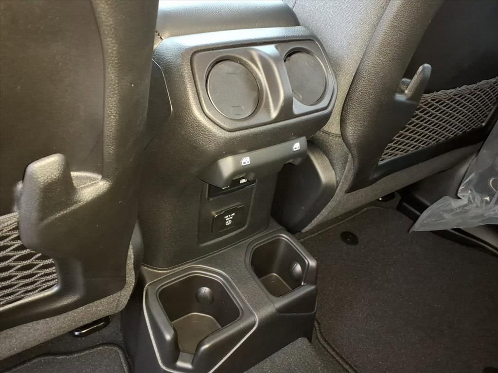 New 2025 Jeep Wrangler Unlimited Rubicon w/ Convenience Group image 27