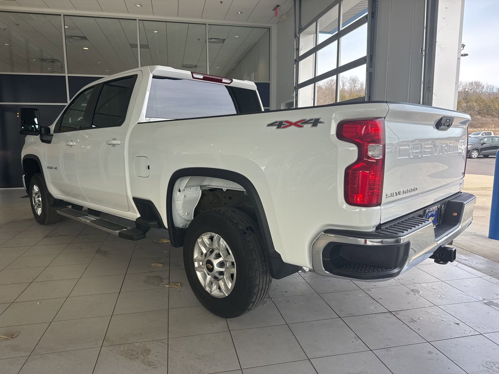 Used 2025 Chevrolet Silverado 2500 LT w/ Convenience Package image 12