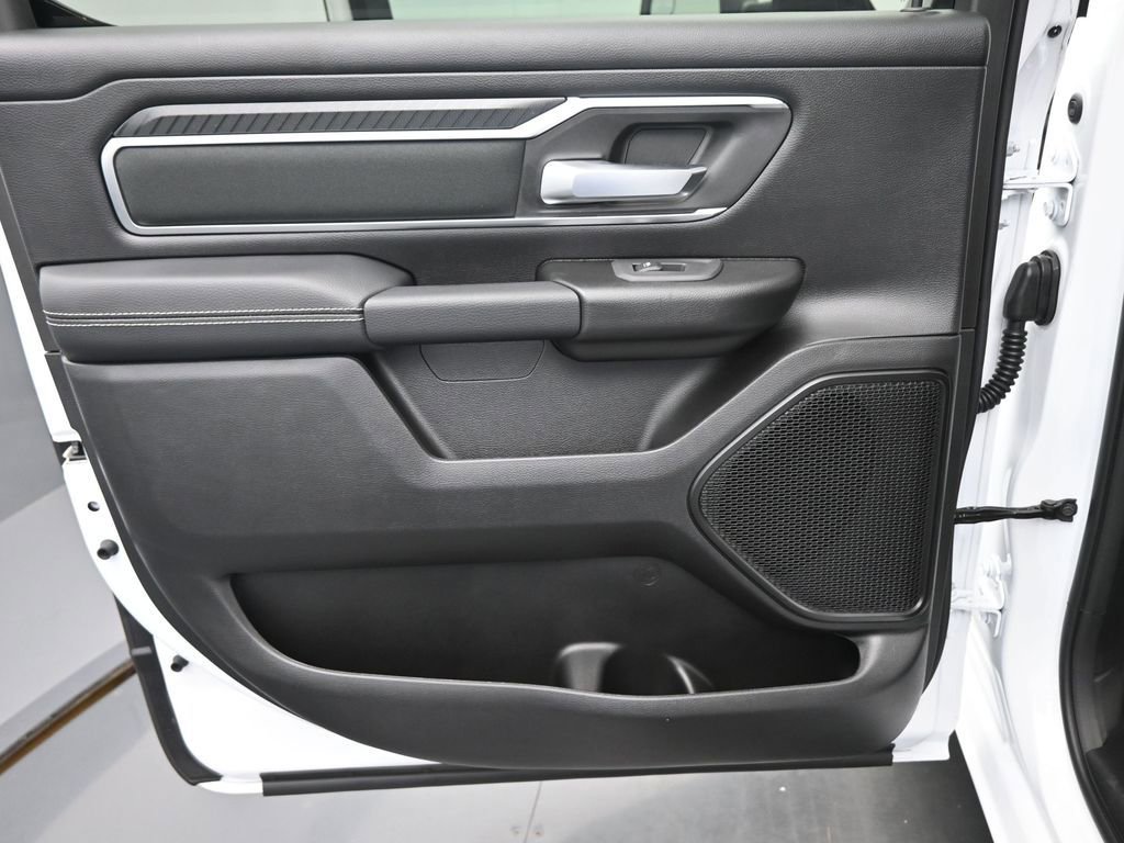 New 2026 RAM 1500 4x4 Crew Cab image 16