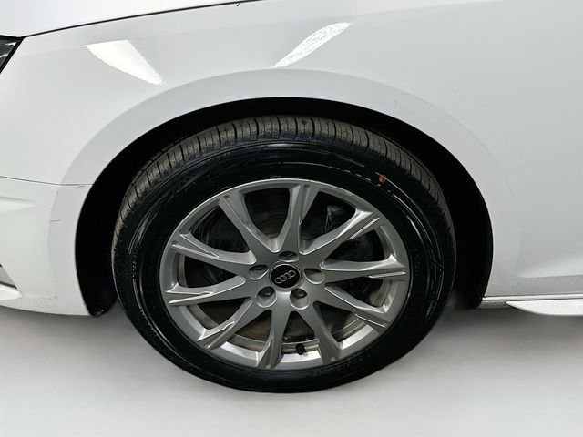 Used 2023 Audi A4 2.0T Premium w/ Convenience Package image 31