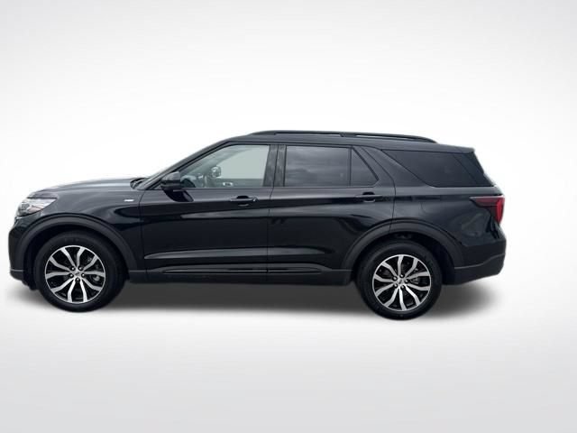 Used 2025 Ford Explorer ST-Line AWD/4WD image 2