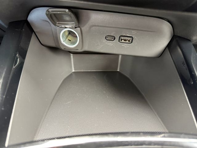 Used 2025 Chevrolet Trax LT w/ LT Convenience Package image 22