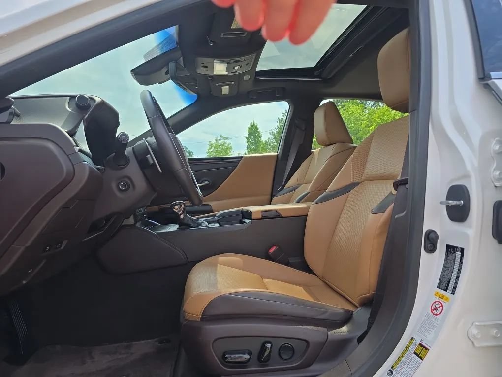 Used 2019 Lexus ES 350 w/ Premium Package FWD image 14