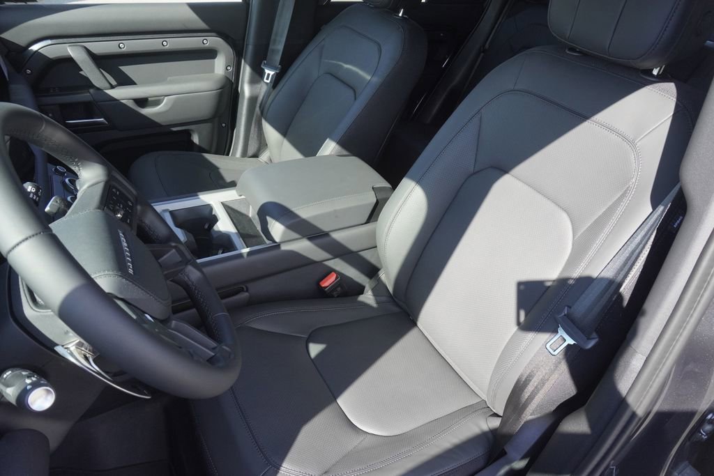 New 2025 Land Rover Defender 110 V8 image 20