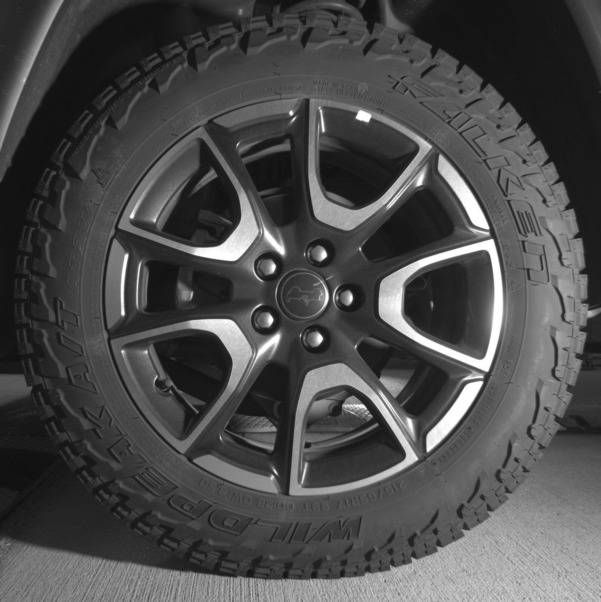 Used 2025 Jeep Compass Trailhawk AWD/4WD image 14