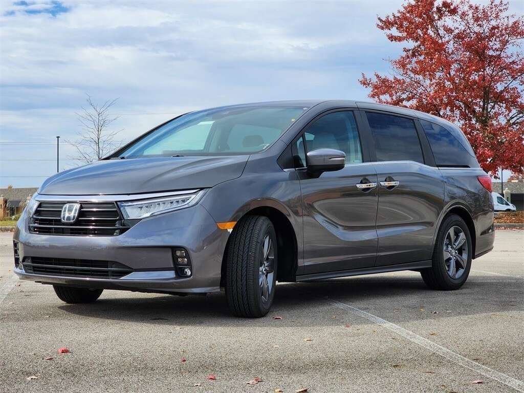 Certified 2024 Honda Odyssey EX image 9