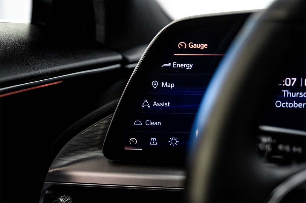 Used 2024 Cadillac Lyriq Luxury image 29