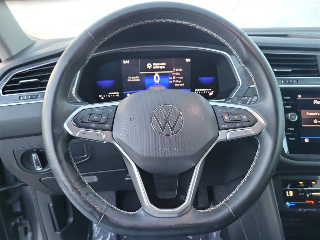 Certified 2022 Volkswagen Tiguan SE image 16