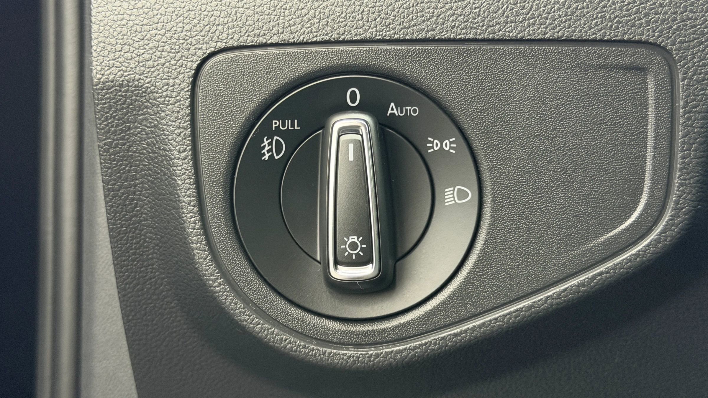 Used 2018 Volkswagen Atlas SE image 22