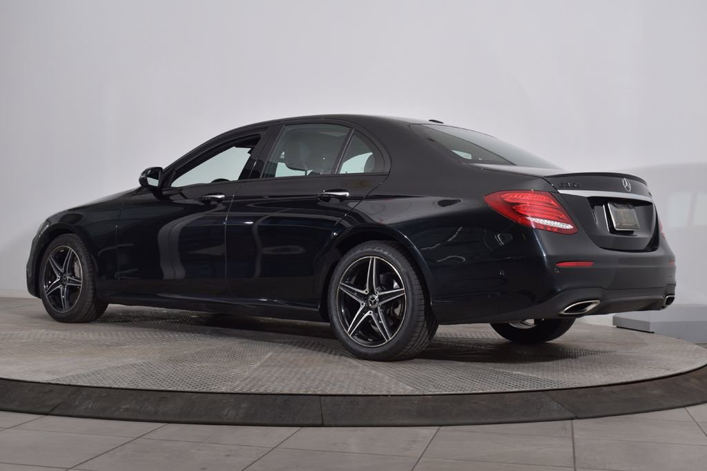 Certified 2018 Mercedes-Benz E 300 4MATIC image 3