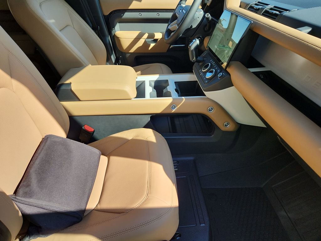 Used 2026 Land Rover Defender 110 S AWD/4WD image 3