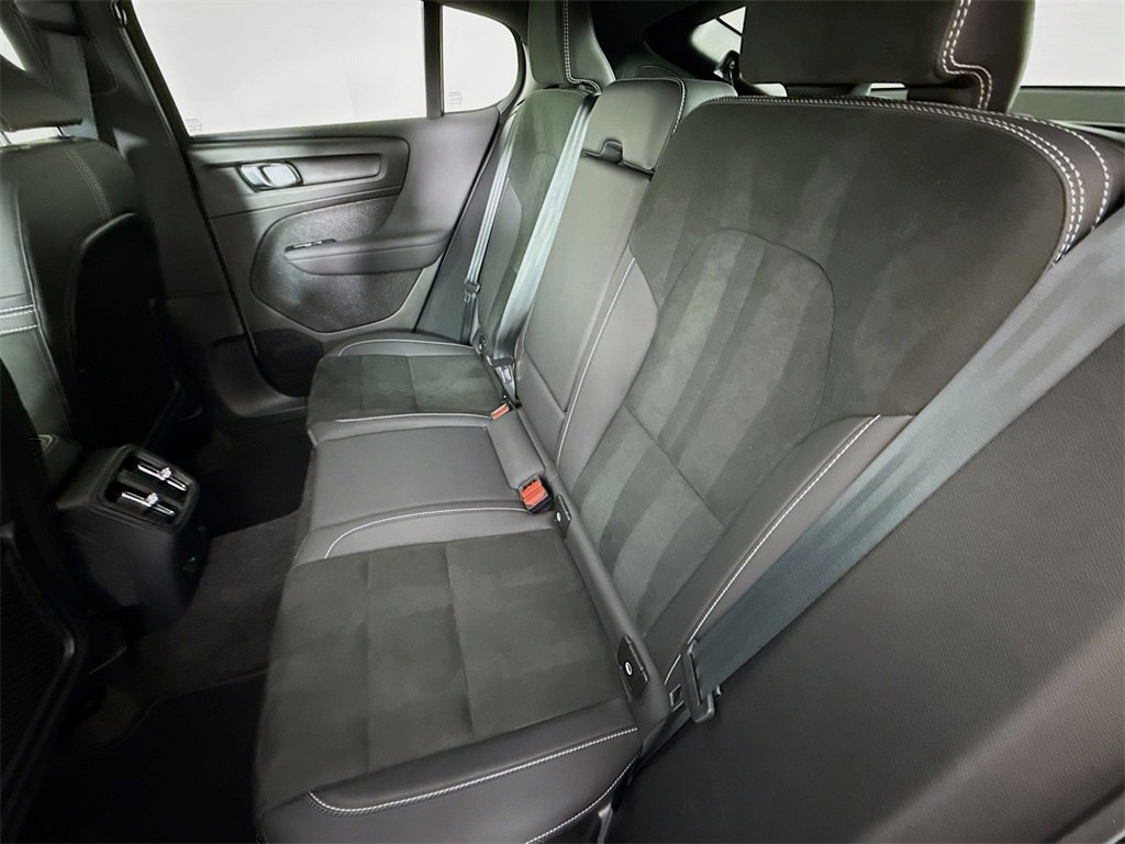 Used 2023 Volvo C40 P8 Recharge Plus image 24