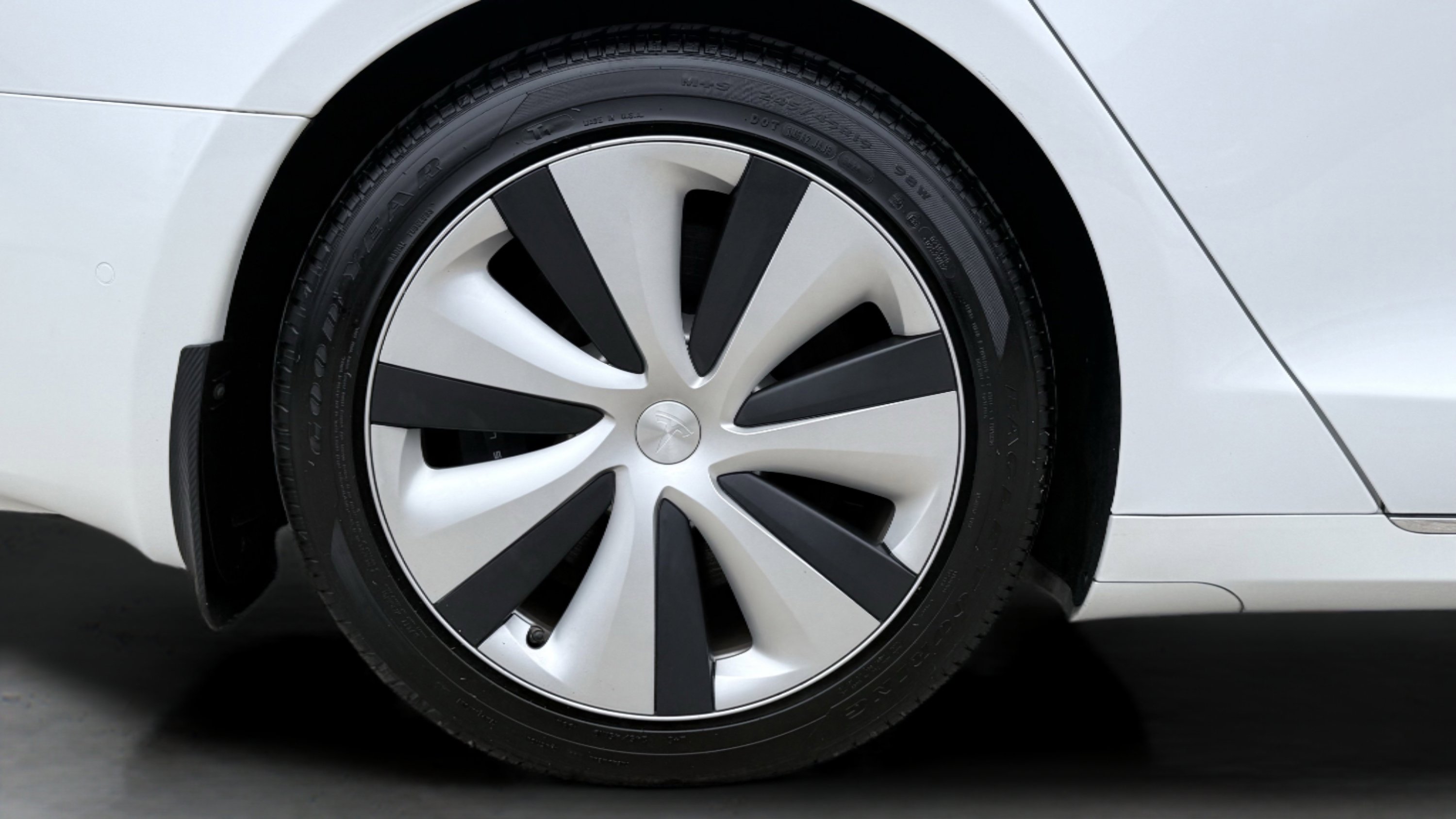 Used 2021 Tesla Model S Long Range Plus image 14