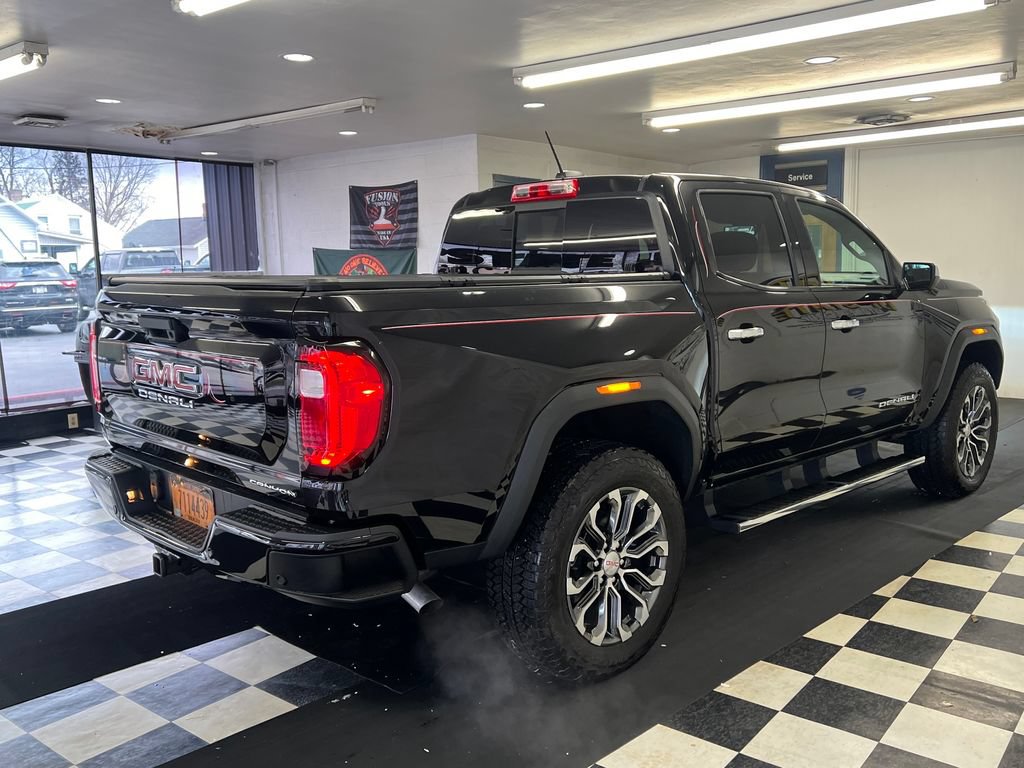 Used 2025 GMC Canyon Denali AWD/4WD image 21