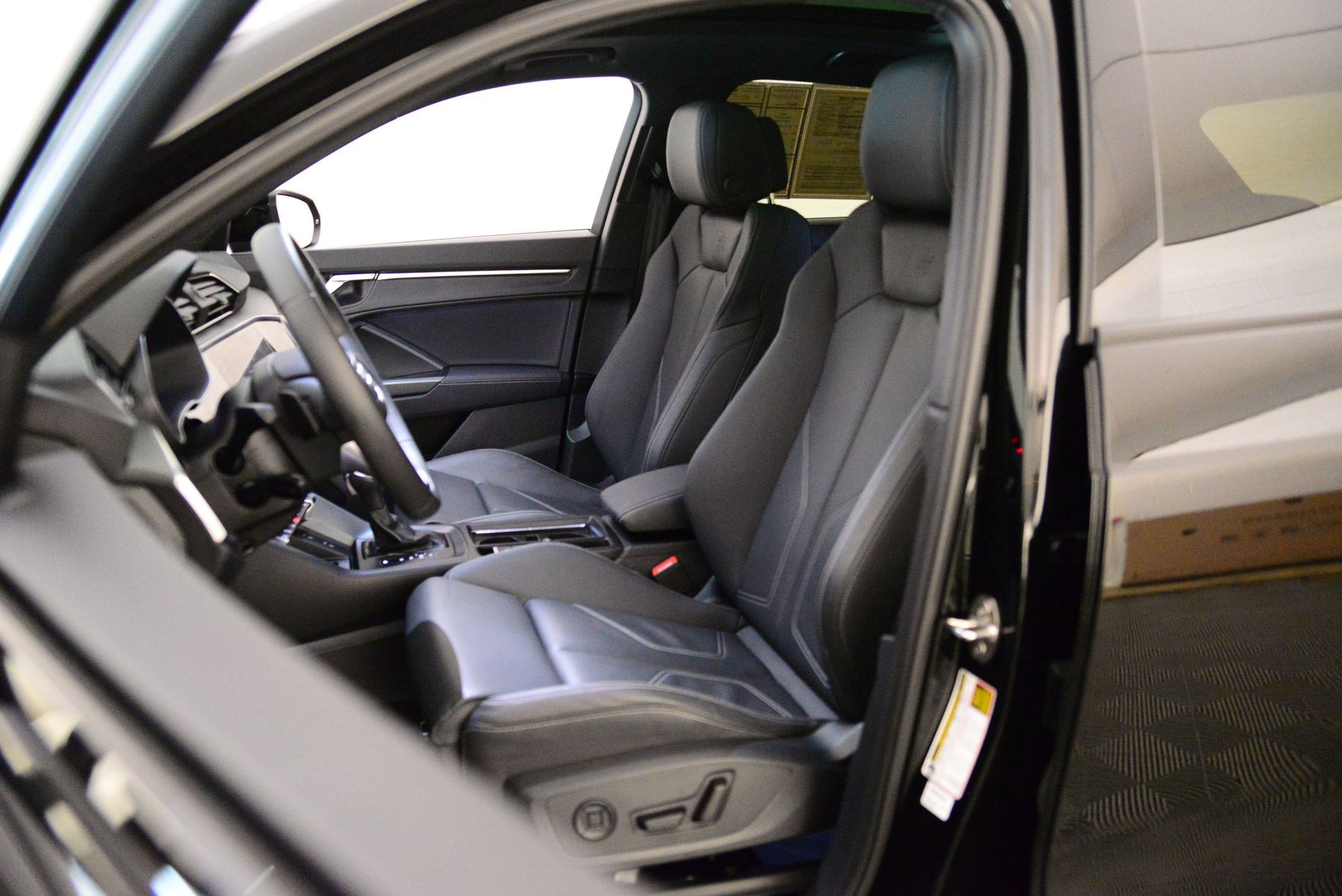 Certified 2025 Audi Q3 2.0T Premium w/ Convenience Package image 4