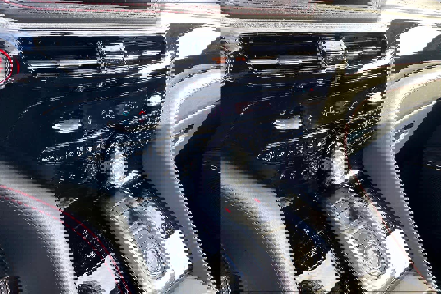 Used 2025 Acura MDX A-Spec image 35