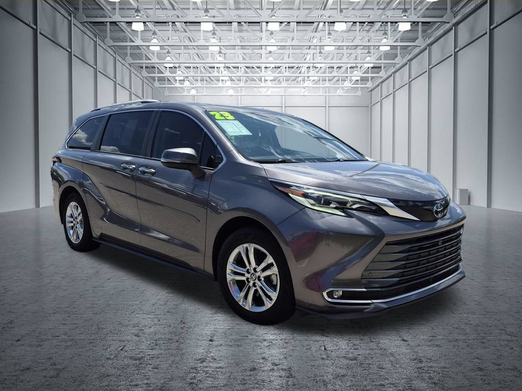 Used 2023 Toyota Sienna Platinum AWD/4WD video 4