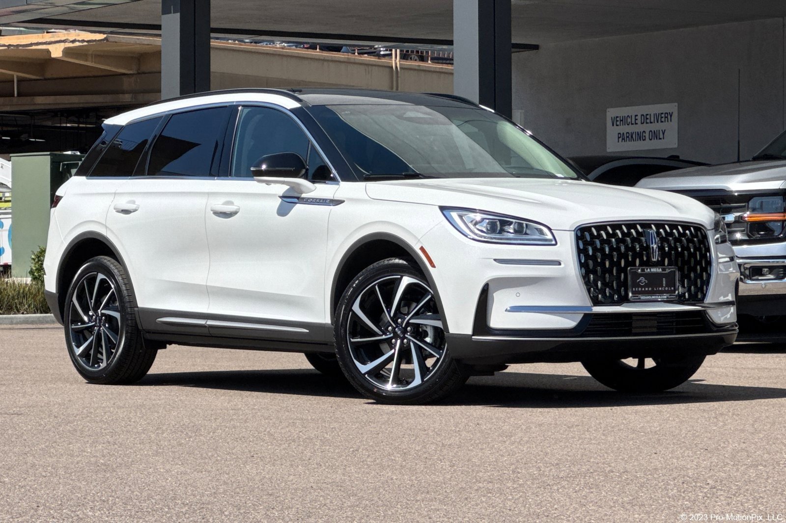 New 2025 Lincoln Corsair Reserve w/ Equipment Group 202A