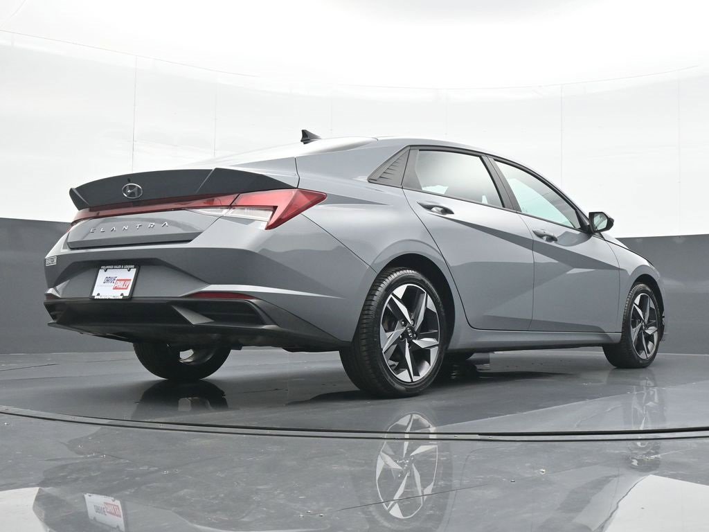 Used 2023 Hyundai Elantra SEL w/ Convenience Package image 21