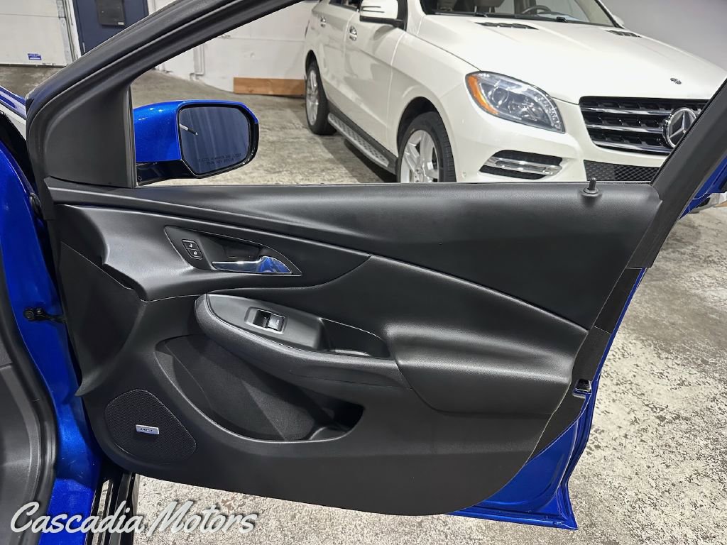 Used 2017 Chevrolet Volt Premier FWD image 28