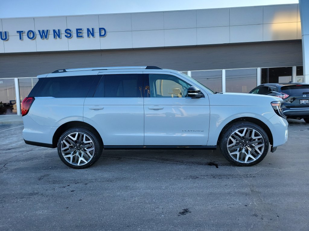 New 2025 Ford Expedition Platinum w/ Platinum Ultimate Package AWD/4WD image 3
