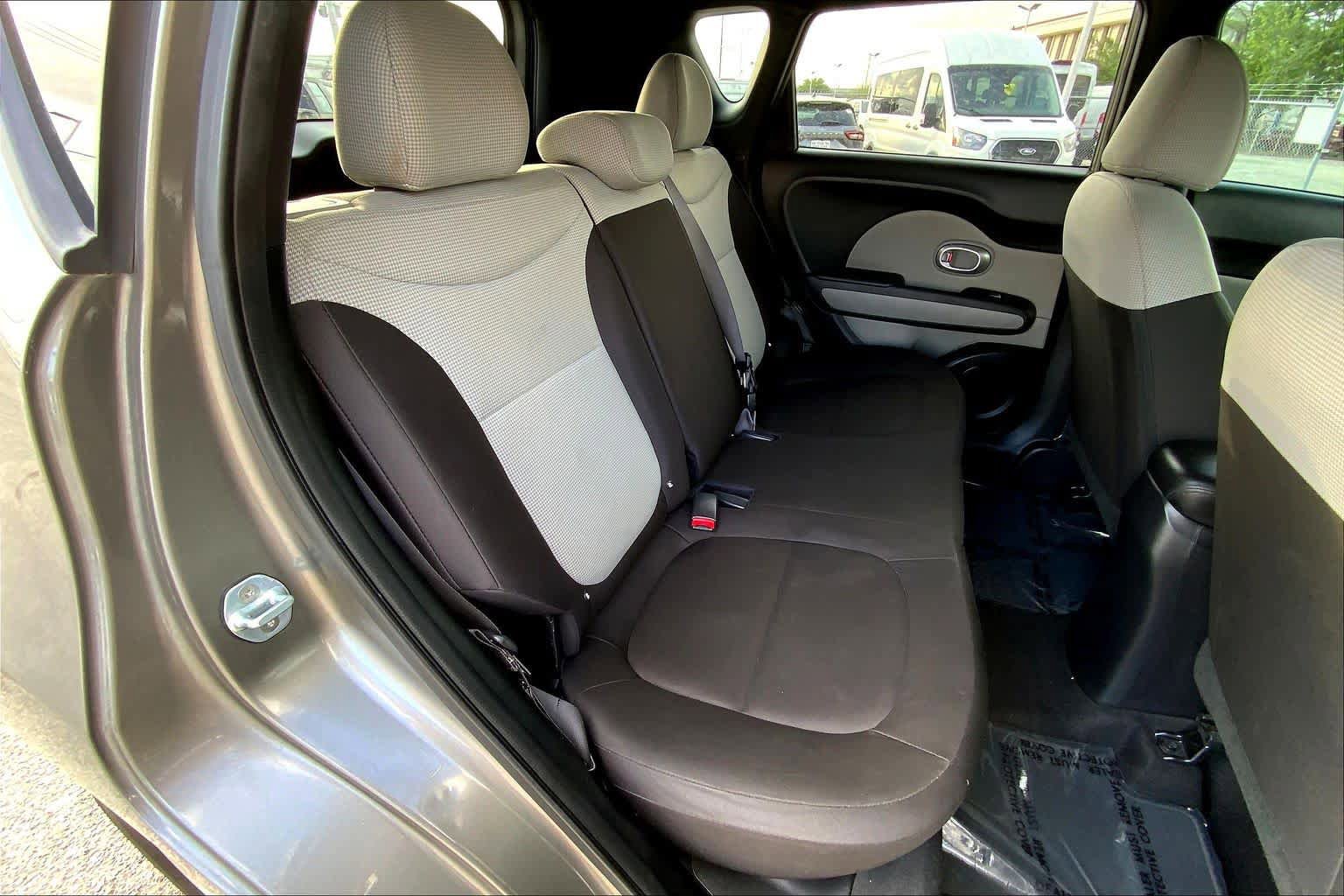 Used 2019 Kia Soul FWD image 19