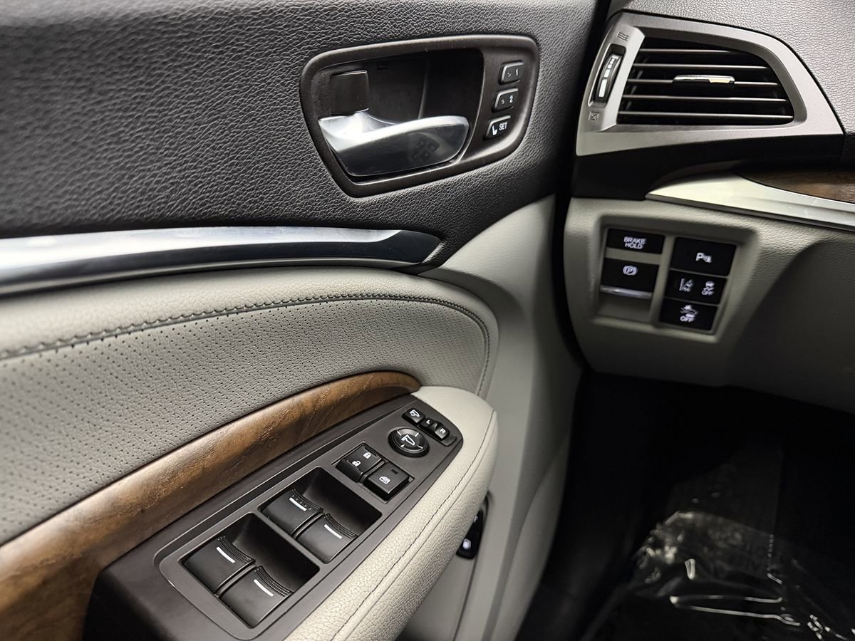Used 2020 Acura MDX SH-AWD w/Technology Pkg image 17