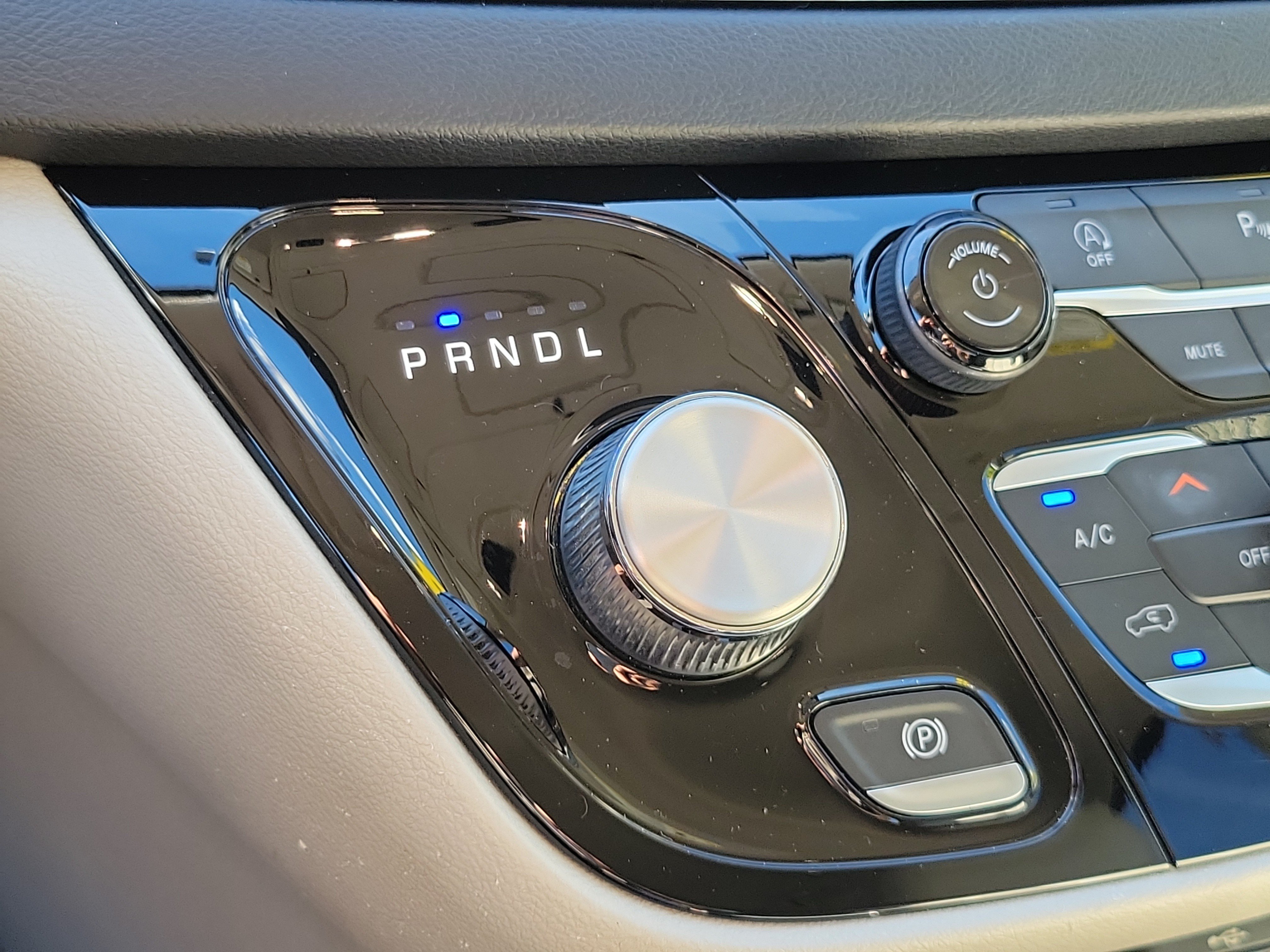 Used 2020 Chrysler Pacifica Touring-L Plus FWD image 24