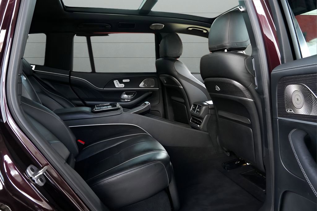 Used 2023 Mercedes-Benz Maybach GLS 600 4MATIC image 36