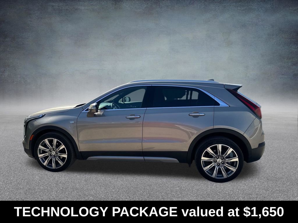 Used 2022 Cadillac XT4 Premium Luxury w/ Technology Package FWD image 2