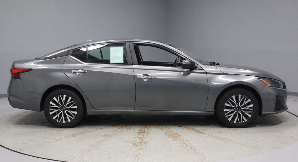Certified 2024 Nissan Altima 2.5 SV AWD/4WD image 11