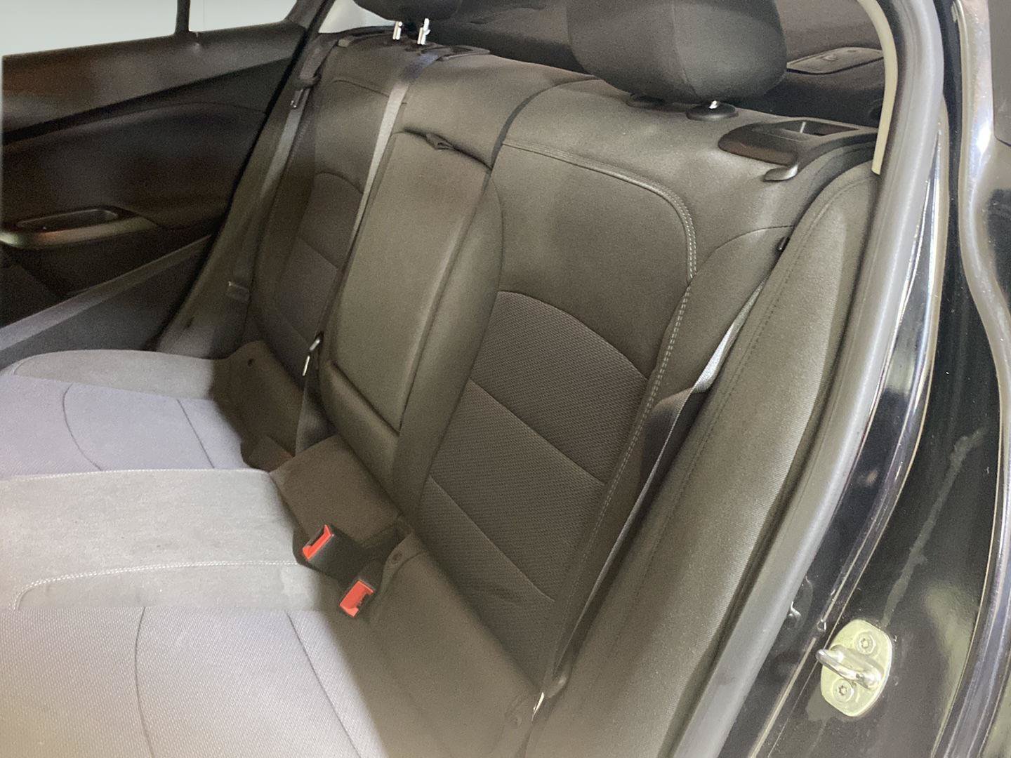 Used 2019 Chevrolet Cruze LT FWD image 18