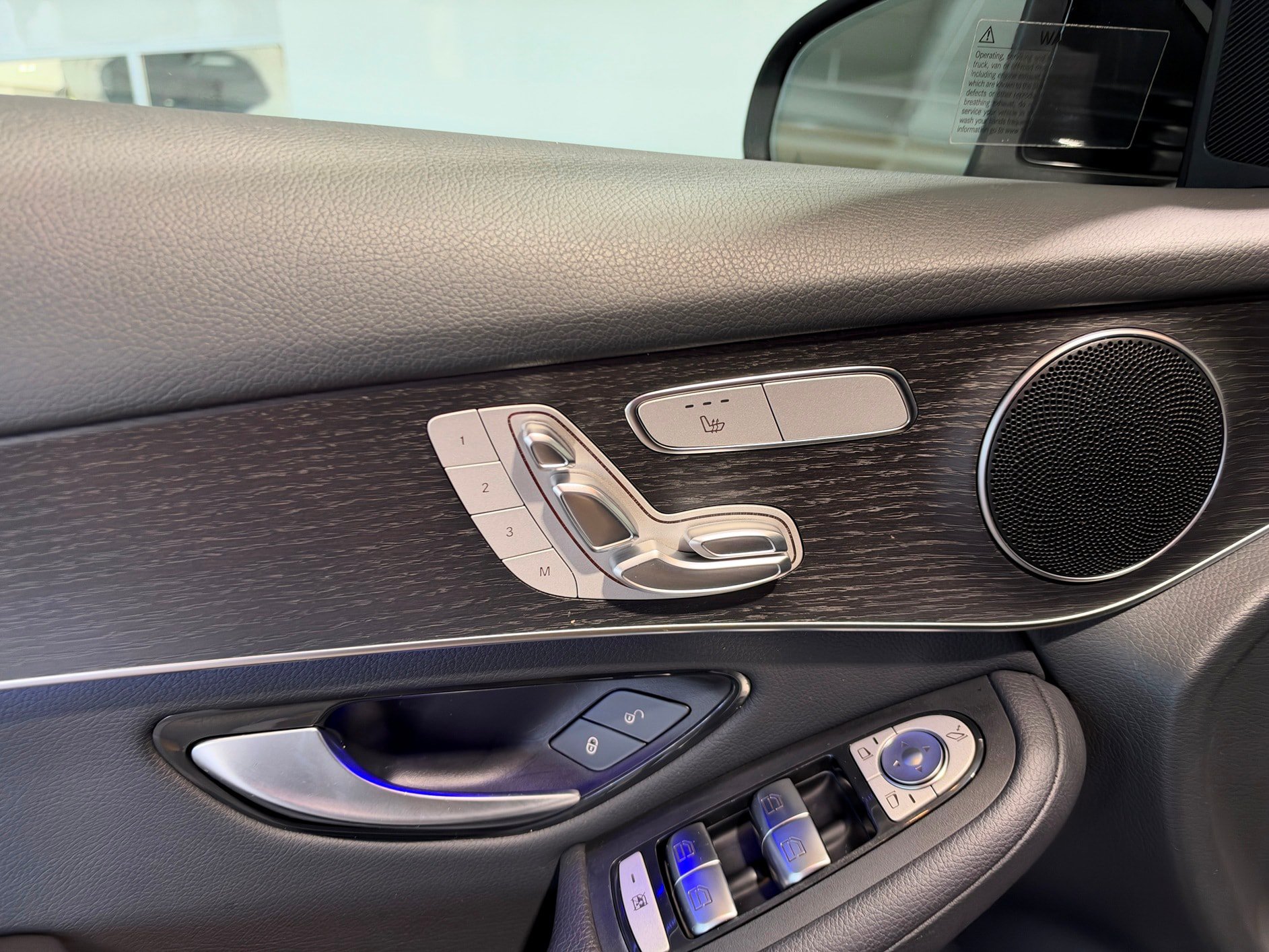 Used 2022 Mercedes-Benz GLC 300 4MATIC image 12