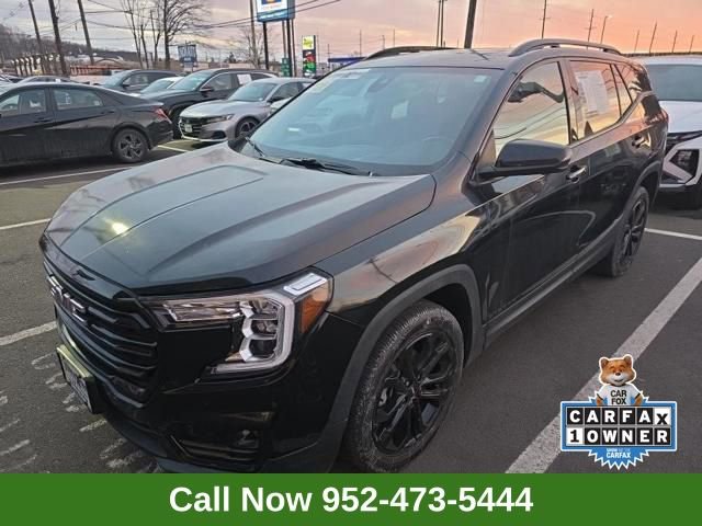 Used 2022 GMC Terrain SLT w/ Tech Package image 1