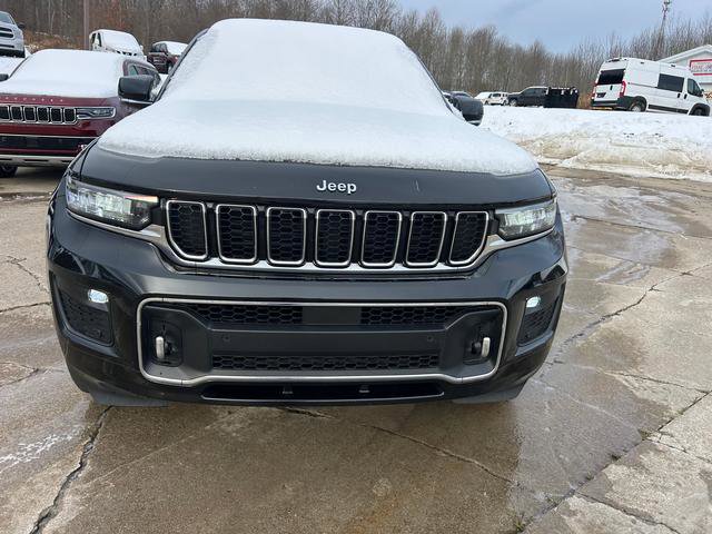 Used 2021 Jeep Grand Cherokee L Overland w/ Luxury Tech Group IV image 3