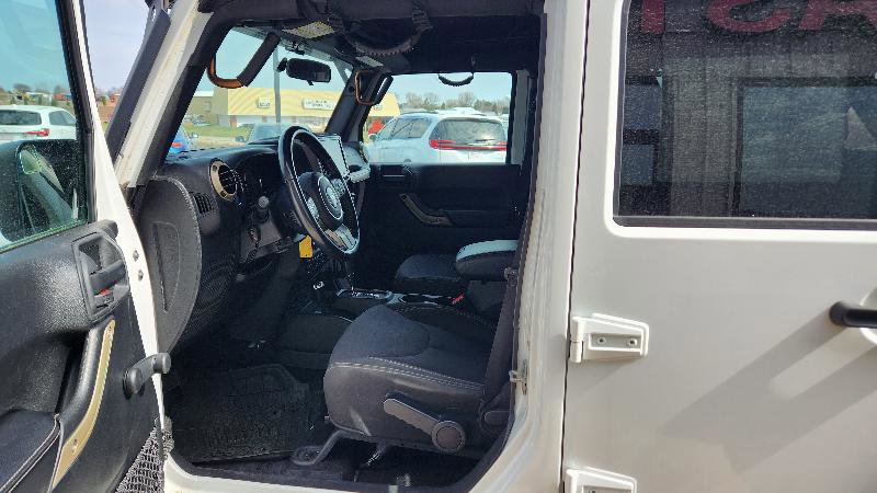 Used 2018 Jeep Wrangler Unlimited Sport image 11